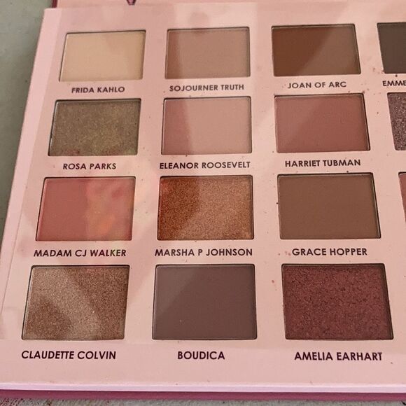 Ciate London Woman of Power Eye Pallette - Picture 7 of 9